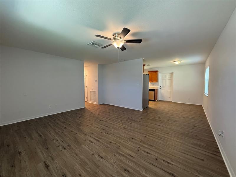 Image 9 of 17 For 622 Orchard Park Dr