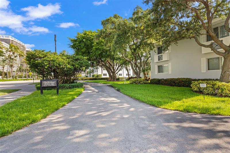 Image 13 of 16 For 9930 Collins Ave  3