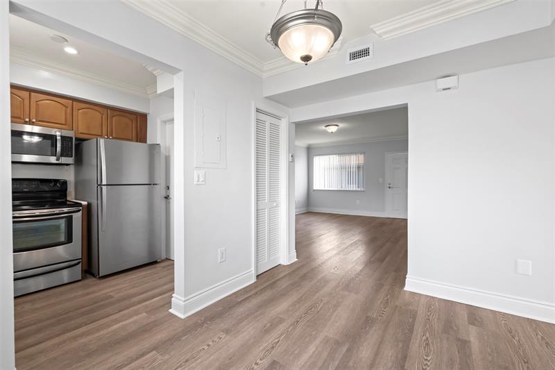 Image 5 of 16 For 9930 Collins Ave  3
