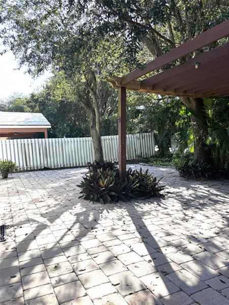 Image 15 of 17 For 10400 24th Ct