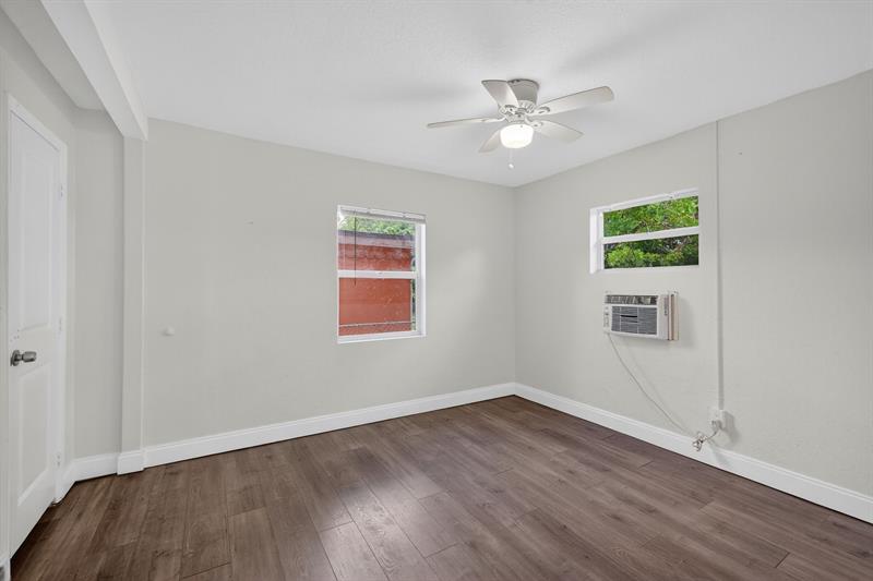 Image 17 of 45 For 1141 25th Ave