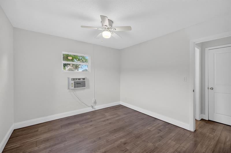 Image 18 of 45 For 1141 25th Ave