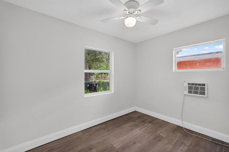 Image 22 of 45 For 1141 25th Ave