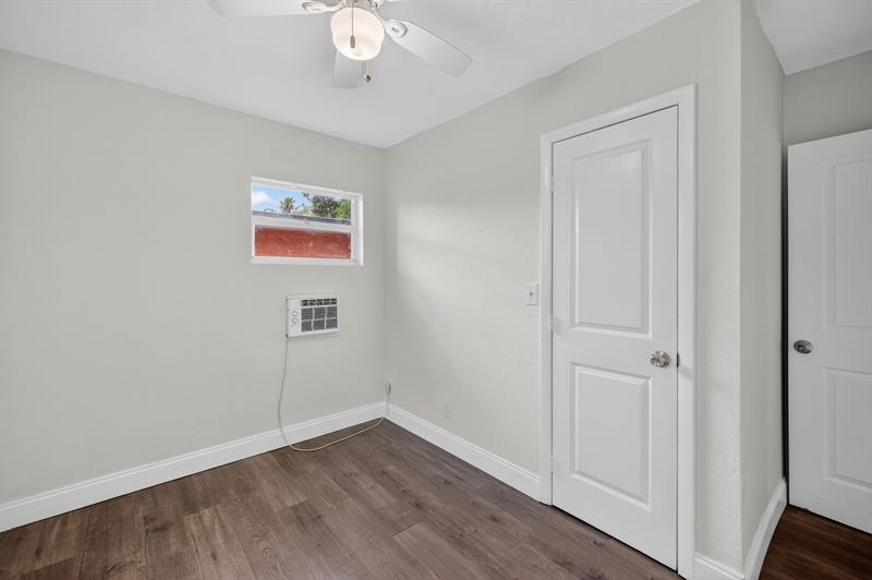 Image 24 of 45 For 1141 25th Ave