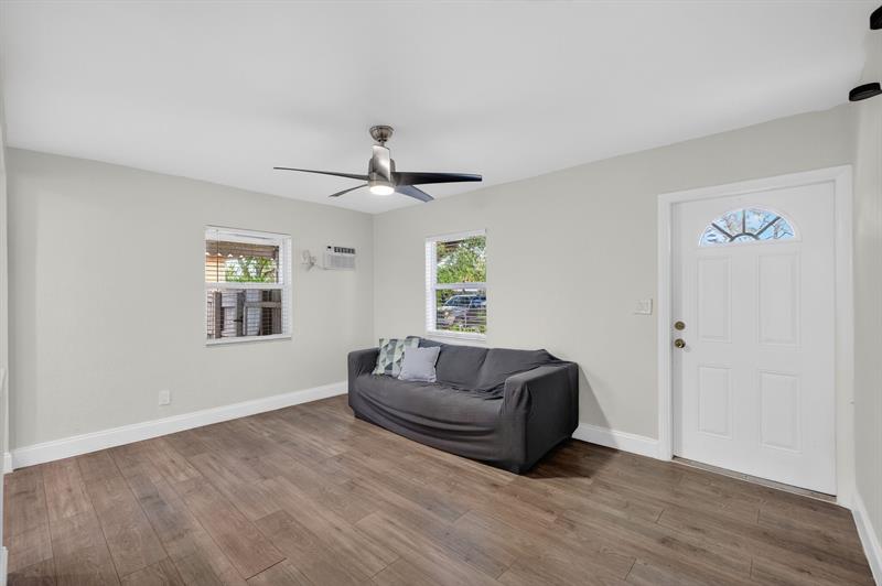 Image 8 of 45 For 1141 25th Ave