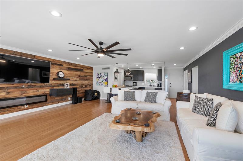 Image 20 of 66 For 2701 Ocean Blvd  15