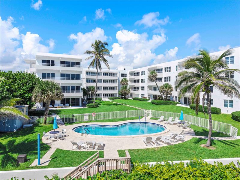 Image 45 of 66 For 2701 Ocean Blvd  15