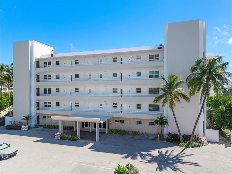 Image 49 of 66 For 2701 Ocean Blvd  15