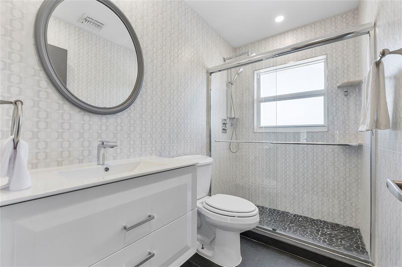 Image 52 of 66 For 2701 Ocean Blvd  15