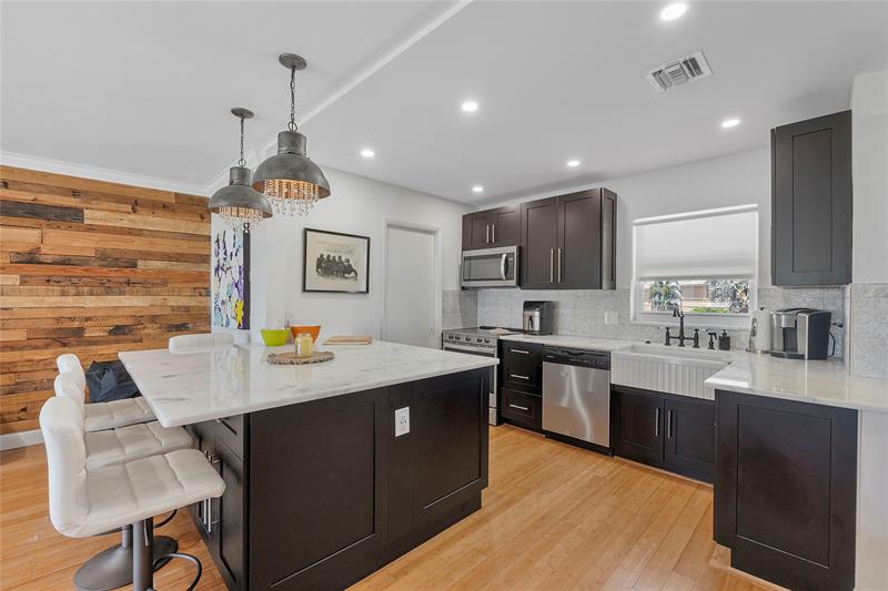Image 9 of 66 For 2701 Ocean Blvd  15