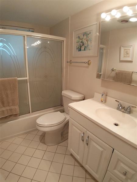 Image 11 of 20 For 4700 Washington St  108