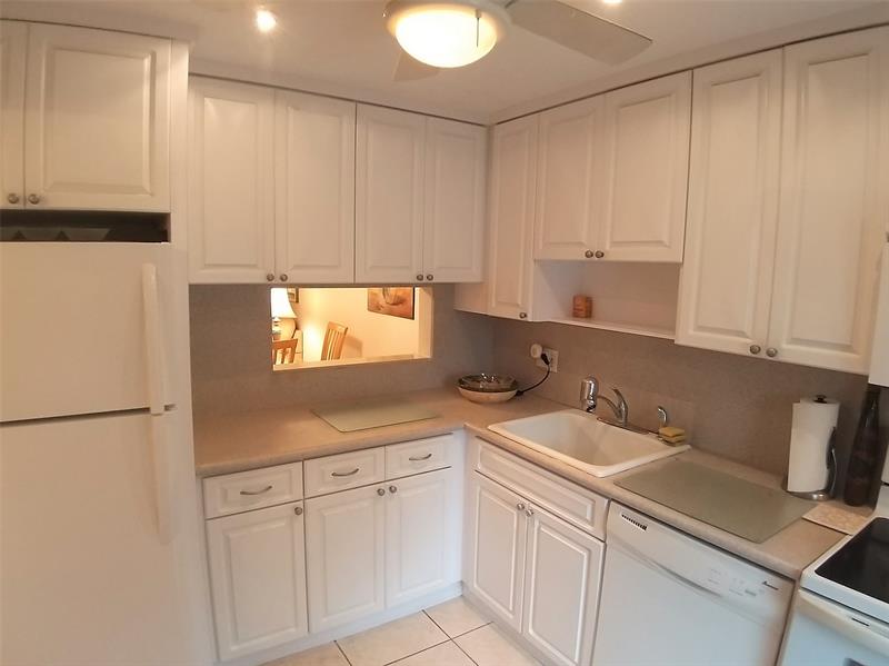 Image 8 of 20 For 4700 Washington St  108