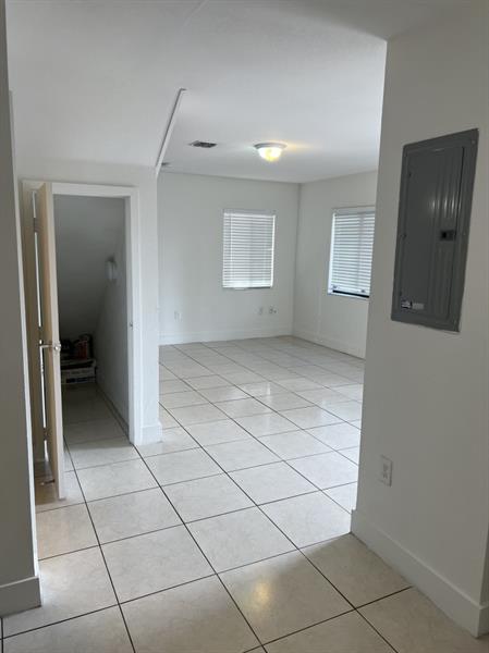Image 4 of 10 For 2496 5th Way