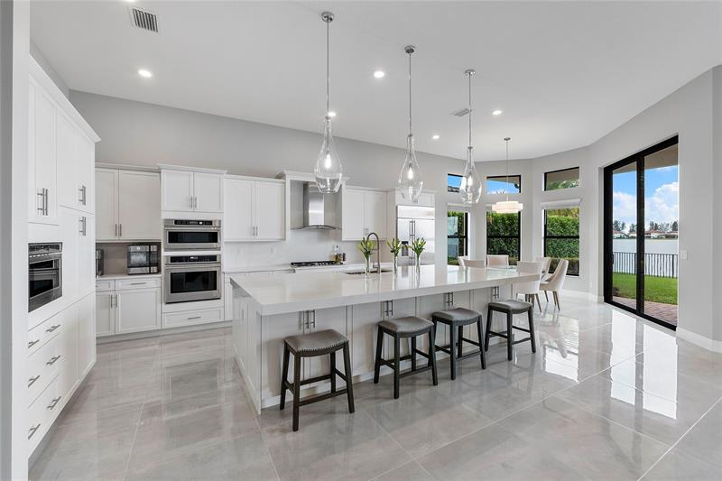 Image 13 of 82 For 9025 Parkland Bay Dr