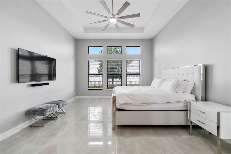 Image 23 of 82 For 9025 Parkland Bay Dr