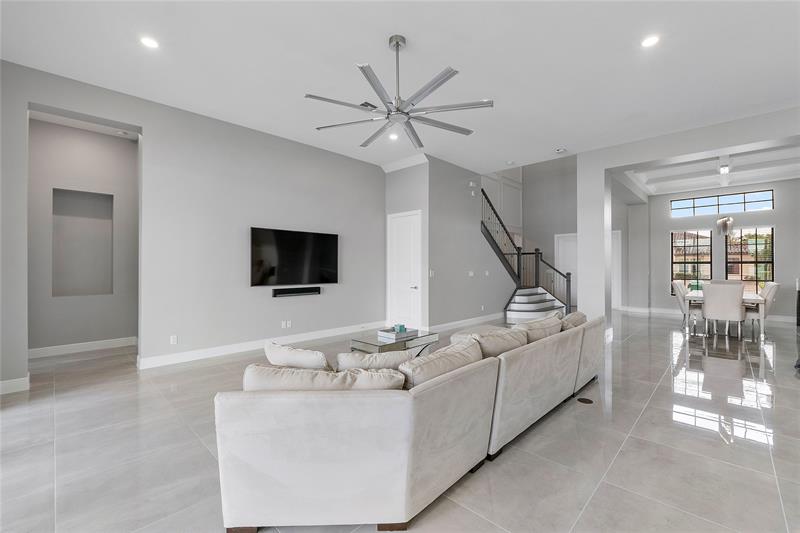 Image 25 of 82 For 9025 Parkland Bay Dr