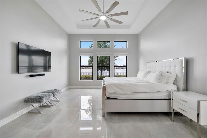 Image 27 of 82 For 9025 Parkland Bay Dr