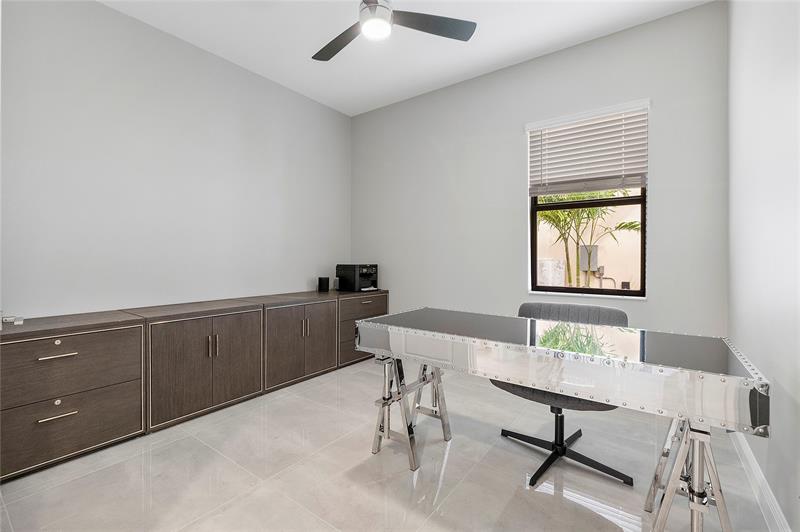 Image 32 of 82 For 9025 Parkland Bay Dr