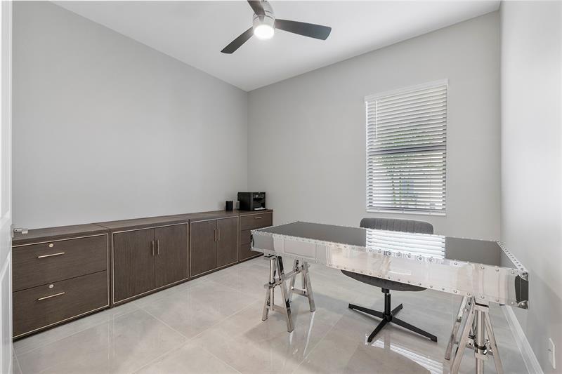 Image 33 of 82 For 9025 Parkland Bay Dr