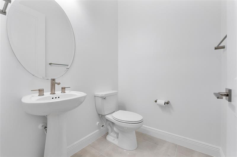 Image 35 of 82 For 9025 Parkland Bay Dr