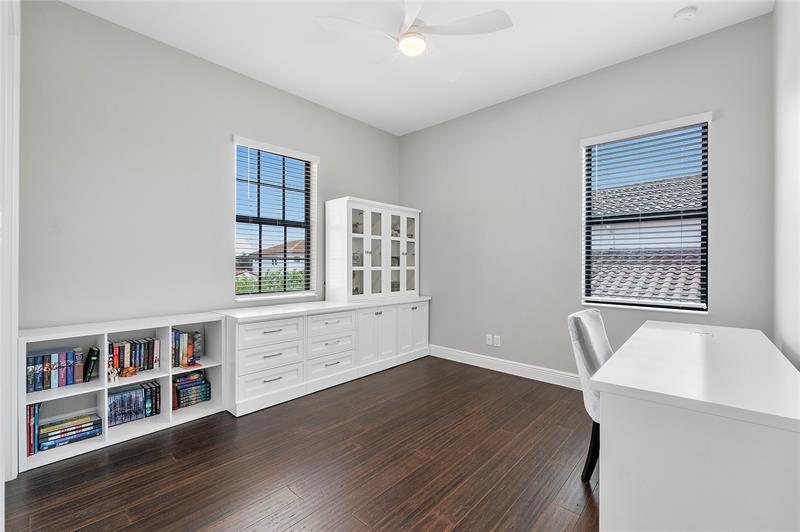 Image 47 of 82 For 9025 Parkland Bay Dr