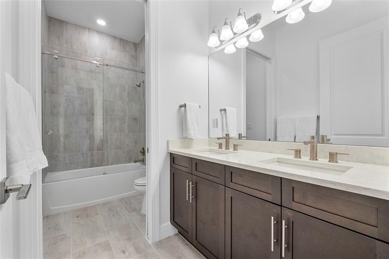 Image 49 of 82 For 9025 Parkland Bay Dr