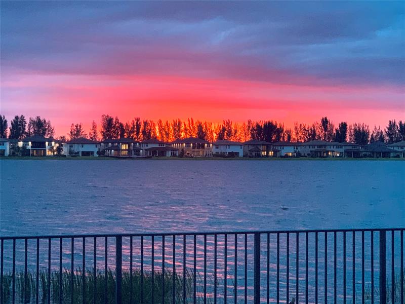 Image 6 of 82 For 9025 Parkland Bay Dr