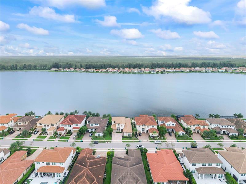 Image 61 of 82 For 9025 Parkland Bay Dr