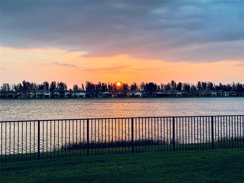 Image 7 of 82 For 9025 Parkland Bay Dr