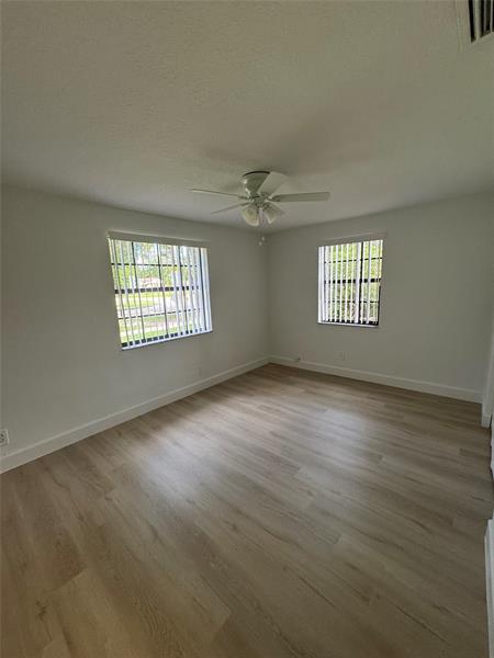 Image 16 of 25 For 5125 92nd Ter
