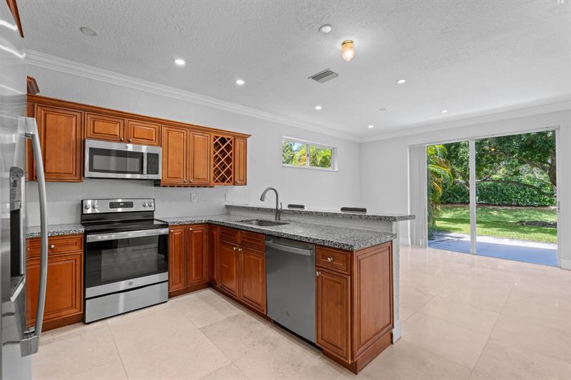 Image 12 of 44 For 7803 70th Ave