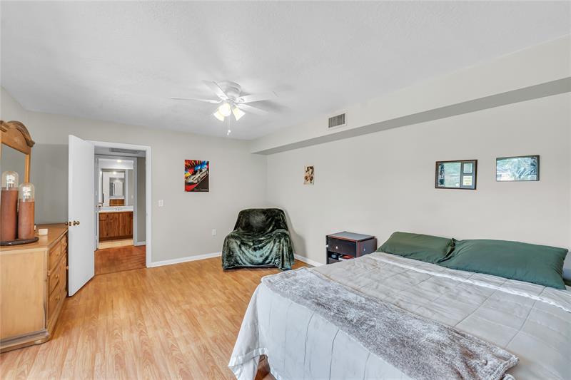 Image 19 of 31 For 9104 Sw 19 Place  A