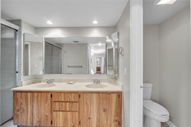 Image 21 of 31 For 9104 Sw 19 Place  A