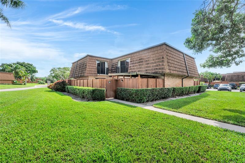 Image 27 of 31 For 9104 Sw 19 Place  A