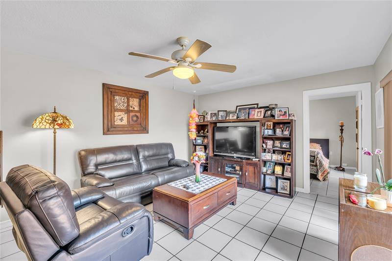 Image 5 of 31 For 9104 Sw 19 Place  A