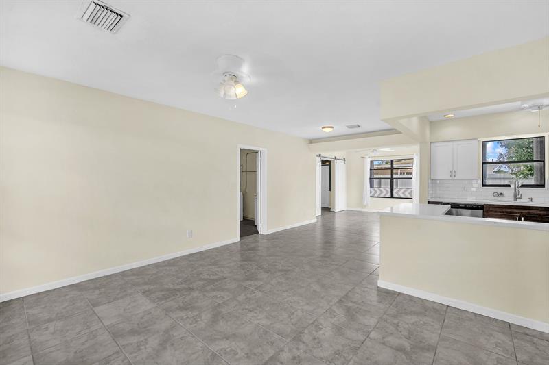 Image 10 of 20 For 2221 67th Ave