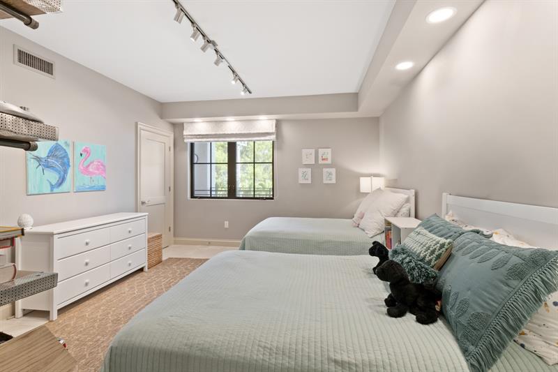 Image 20 of 53 For 1532 12th St  302