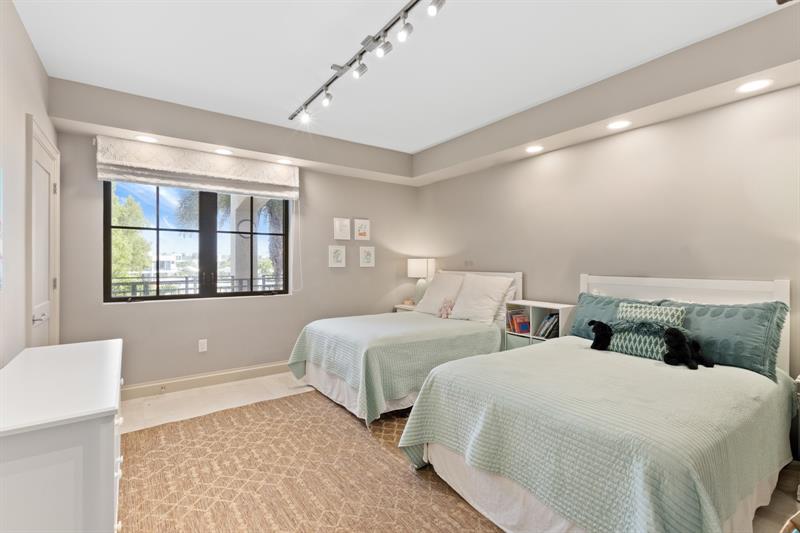 Image 26 of 53 For 1532 12th St  302