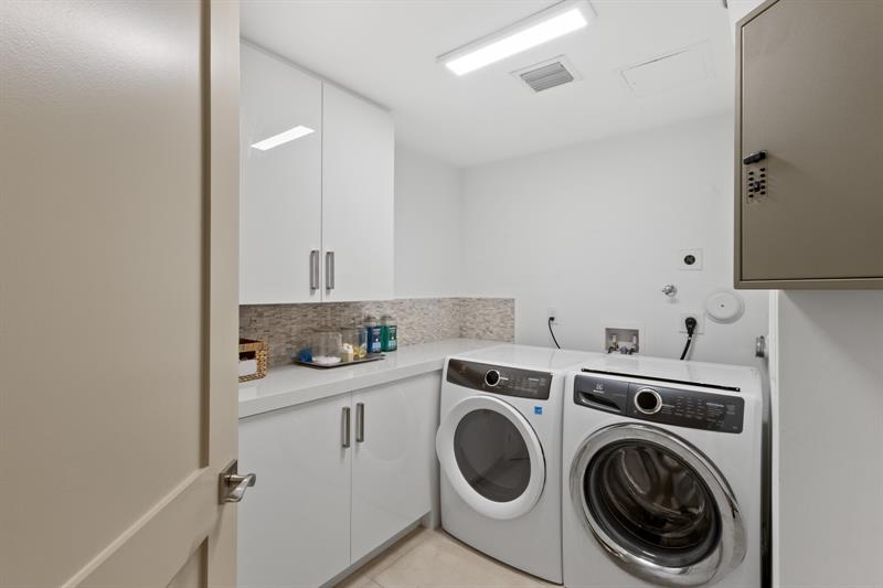 Image 34 of 53 For 1532 12th St  302