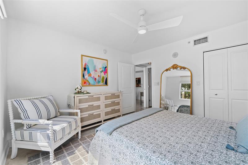 Image 21 of 50 For 610 Las Olas Blvd  721n