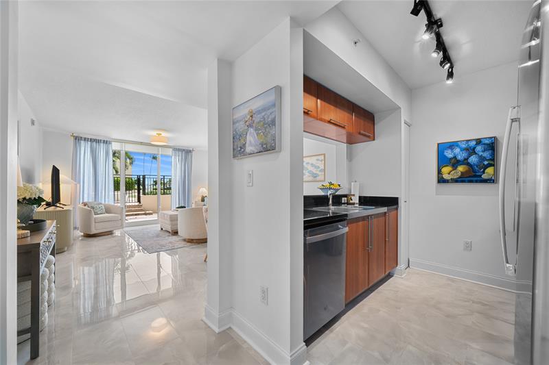Image 9 of 50 For 610 Las Olas Blvd  721n