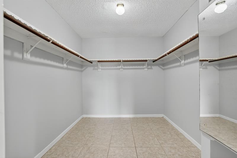 Image 21 of 31 For 10071 36th St