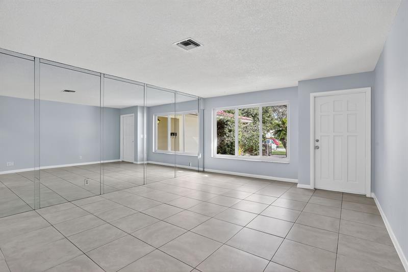 Image 9 of 31 For 10071 36th St