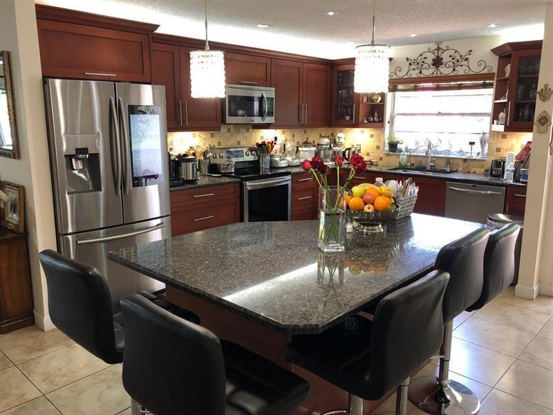 Image 3 of 10 For 9093 Pine Springs Dr