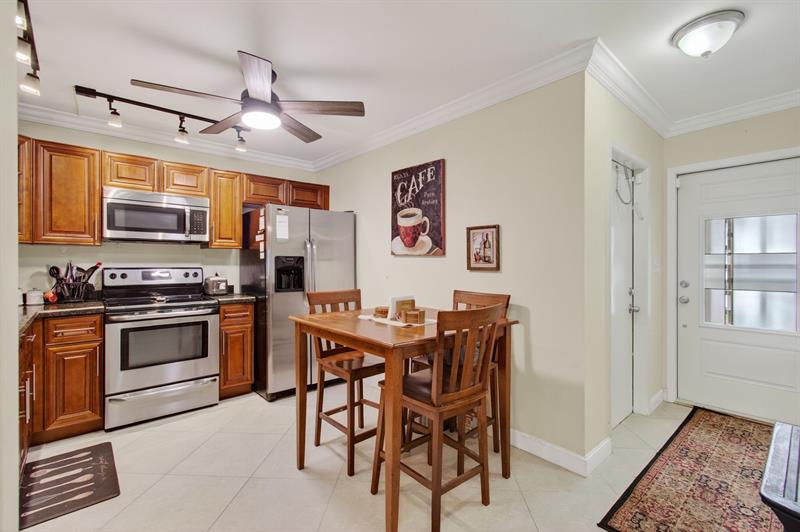 Image 15 of 67 For 19000 Stewart Cir  4