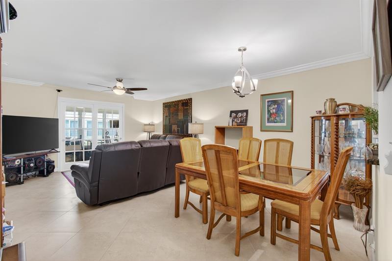 Image 21 of 67 For 19000 Stewart Cir  4