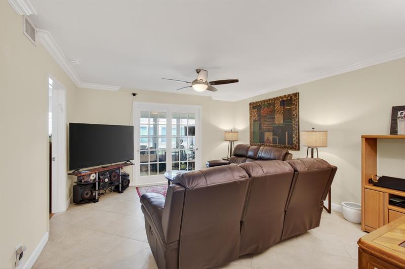 Image 23 of 67 For 19000 Stewart Cir  4