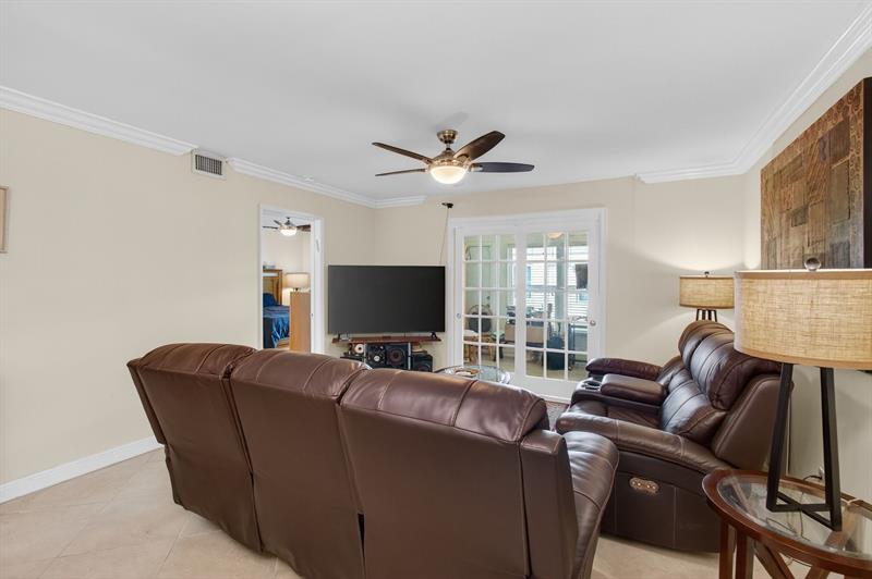 Image 24 of 67 For 19000 Stewart Cir  4