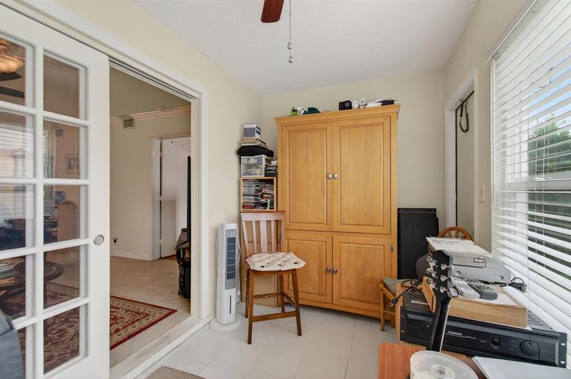 Image 33 of 67 For 19000 Stewart Cir  4
