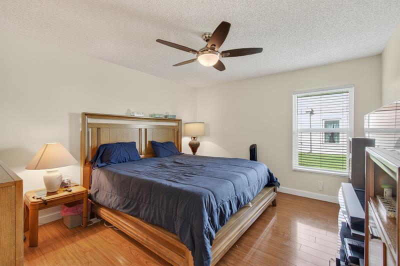 Image 35 of 67 For 19000 Stewart Cir  4